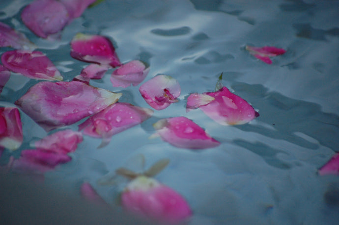 HOW TO MAKE A TEA BATH